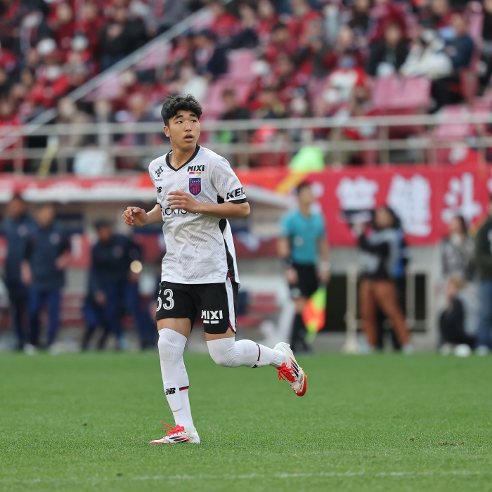 Lee Kang-in, the coach of the Korean national team who will surpass Kubo, also praised the player who will take responsibility for the future → The youngest possible debut in Samurai Blue history appears