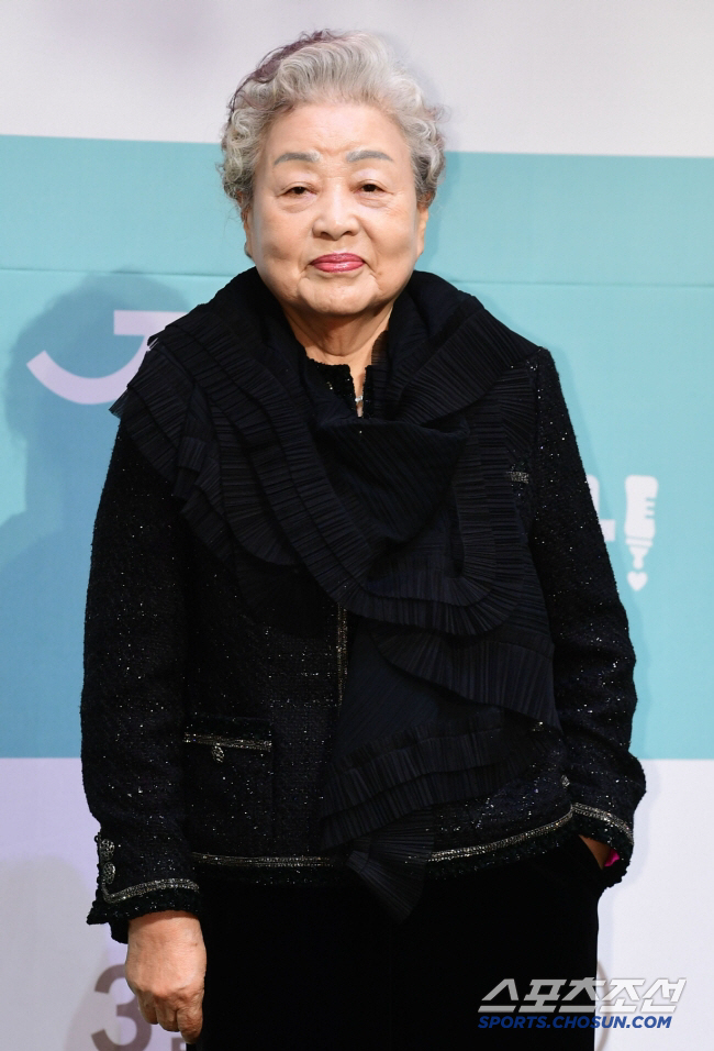 ♥ Lee Muk-won reveals his affair. He can't make a noise and give birth (Let's live together) because he's afraid of giving birth to a child with a rich man