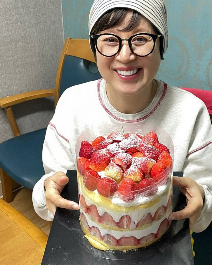 Park Mi-sun's suspension of activities ♥ Lee Bong-won's gift moved the unveiling of the colorful birthday award