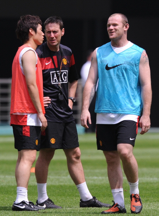 Why was this manager so important as Rooney, Park Ji-sung, and Ronaldo in Manchester United's success