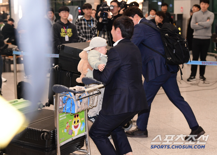 How have you been, son? Su-bin Jr., who made his tired dad smile, bungeoppang son and father reunite