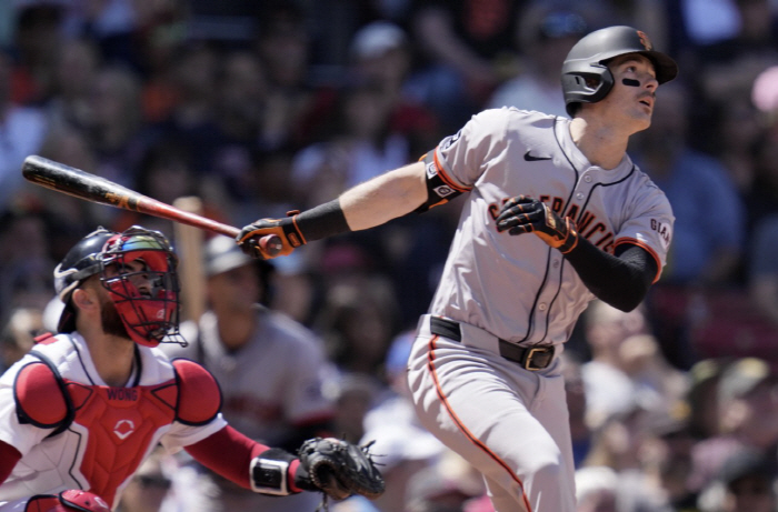 Right field, which Lee Jung-hoo calls his big brother, is the height of his optimistic personality, but the last season in SF?