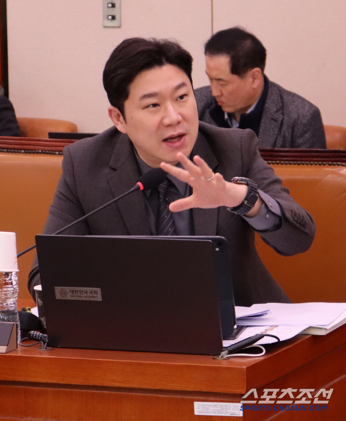 Chairman Chung Mong-gyu was approved for the fourth term, and the Culture and Sports Committee → Sports Council X Culture and Sports Ministry's questioning, and the judgment was made by the Ministerial Court of Duchon, so we look forward to reform efforts