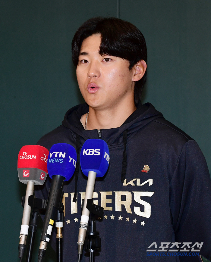 The coach was also surprised by the 19-year-old rookie batting talent, shortstop → Will Kim Do-young be born as a third baseman's four-side lefty