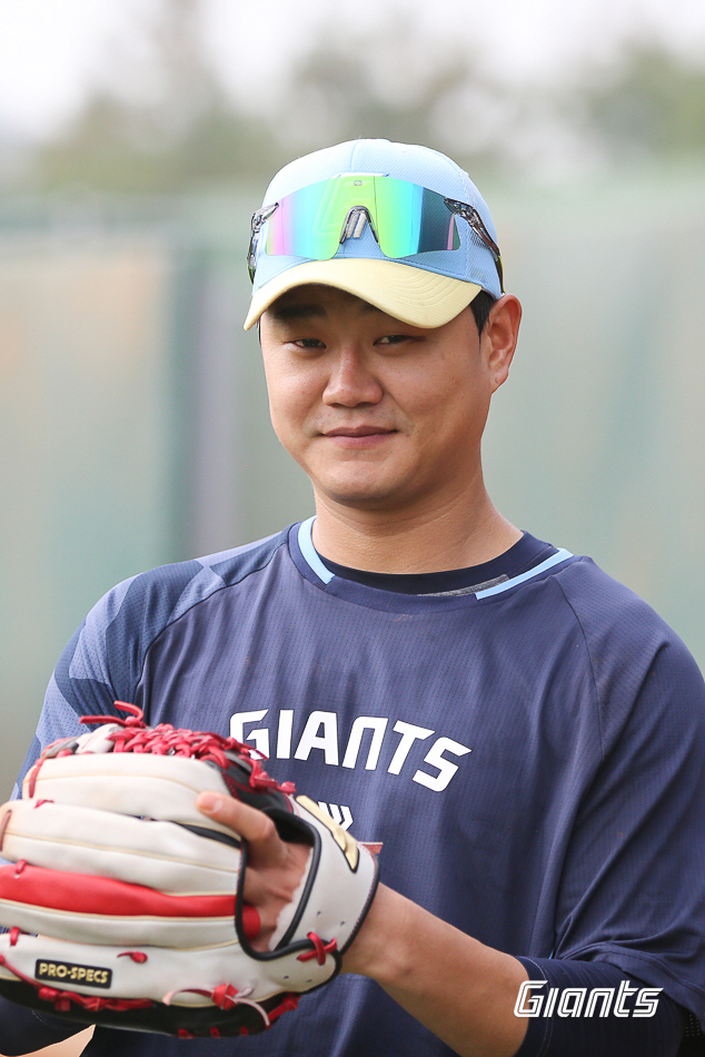 Director, I'm not going to get on the radar… He also had 18 home runs and a lucky charm. Lotte's changed atmosphere 