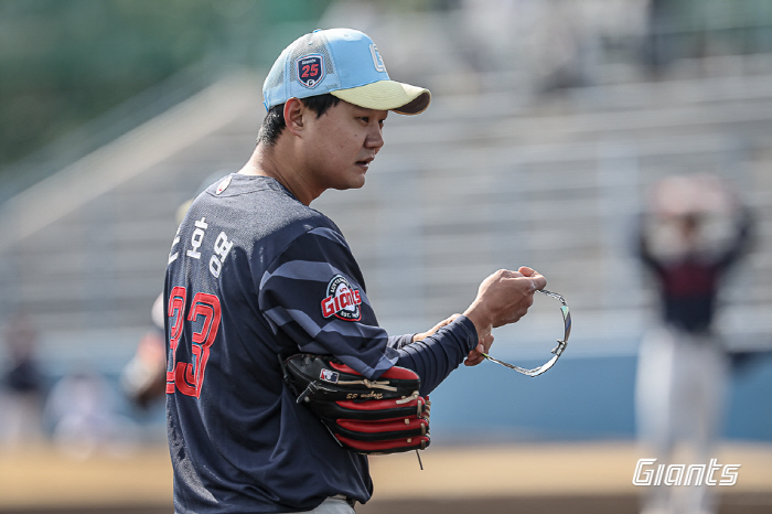 Director, I'm not going to get on the radar… He also had 18 home runs and a lucky charm. Lotte's changed atmosphere 