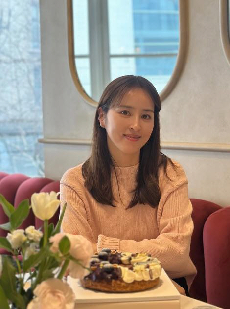  She shines even without makeup. Han Hye-jin shows off her beauty as always