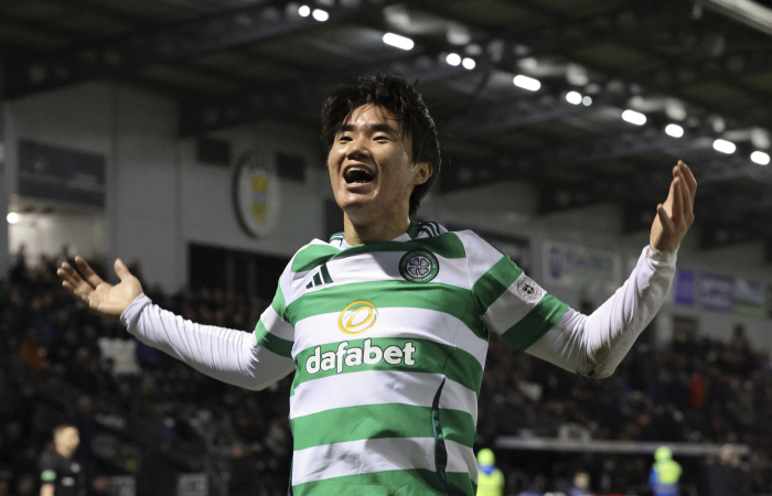 Yang Hyun-jun rises and loses, and there is a possibility that the Celtic Japanese will leave again in six months...18 year old MF to lose out