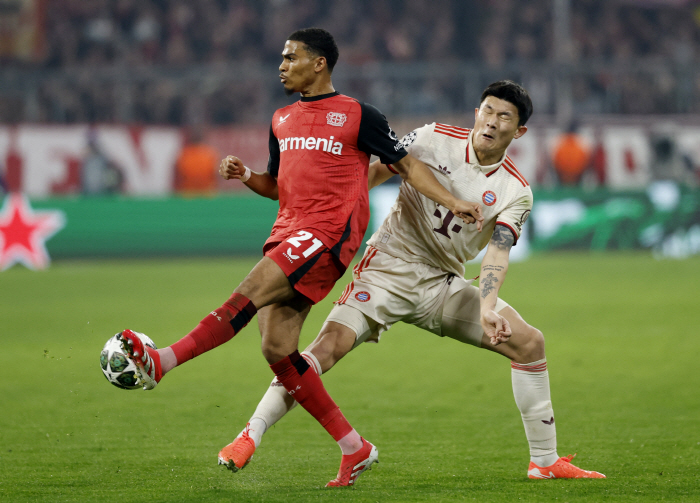 As expected, he is a monster! Even if his ankle is broken, he plays 89 minutes, and Kim Min-jae, who is fully defensive, is the green light for the semifinals of the UCL with 30 wins over Kane multi-goal Leverkusen