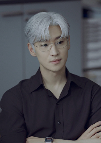 Lee Je-hoon, the art of negotiation, was worried about the gray-haired character..As a result, I like it