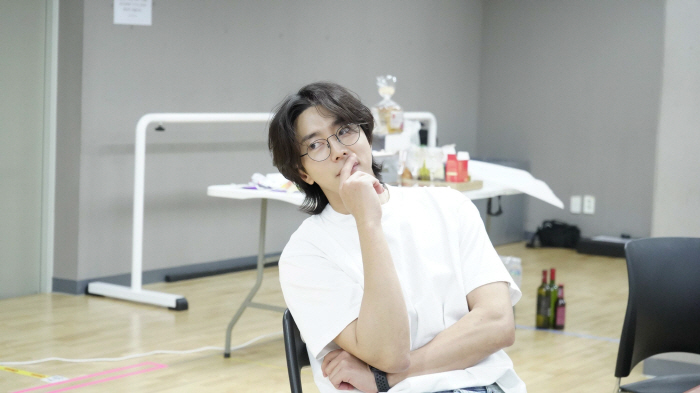 Lee Sang-hae's daughter-in-law, Kim Yun-ji, made her play debut with the premiere of Beginnings..Revealing the passionate practice scene