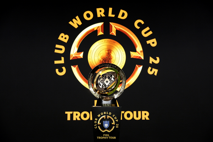  Director Kim Pan-gon won one win and two draws, goals for the round of 16 → Captain Kim Young-kwon's trophy is as close as possible...1.44 trillion won FIFA Club World Cup, Winning Cup Tour Start