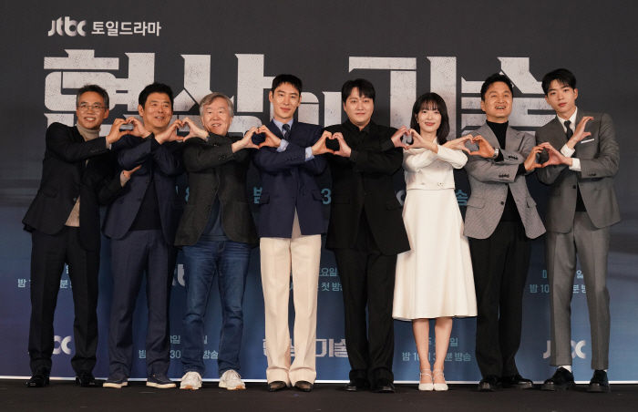 Lee Je-hoon’s ‘The Art of Negotiation’ Gears Up for Premiere Amid High Expectations