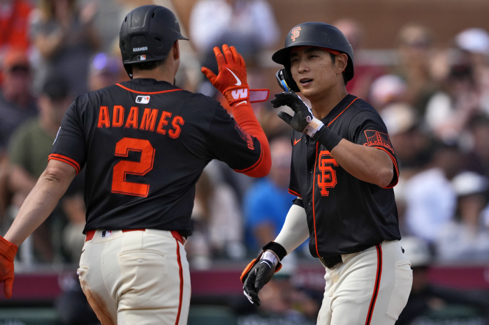 Hyesung, you're a big leaguer when you hit this much. Lee Jung-hoo's second home run blast in the exhibition game, and his hitting percentage in four consecutive games. There are no aftereffects of injury