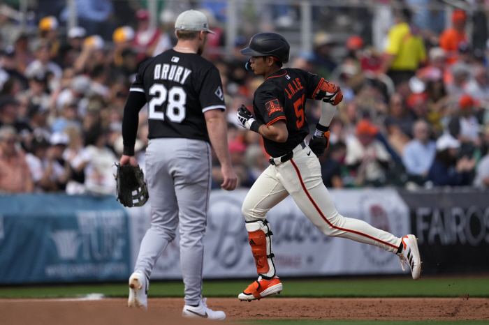 Hyesung, you're a big leaguer when you hit this much. Lee Jung-hoo's second home run blast in the exhibition game, and his hitting percentage in four consecutive games. There are no aftereffects of injury