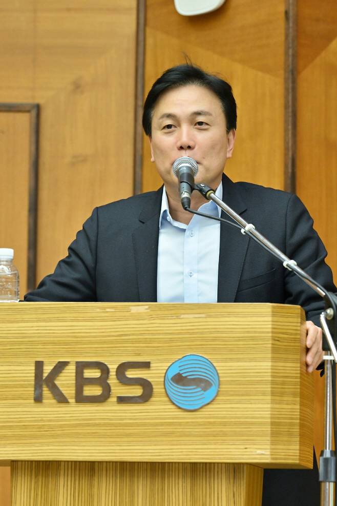 KBS Entertainment Center Director Hong Kim Dong-jeon's low ratings? It's not a channel question. Refutation