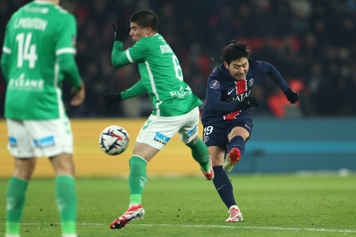 Lee Kang-in's shock news! PSG leaders decide to release summer...Rumors of Arsenal transfer reignited this summer?