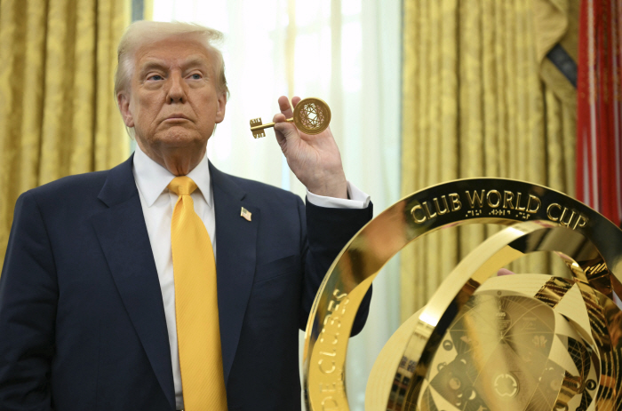 Canada Mexico tariff bomb? So it's going to be even more fun. Trump's box office rant about North Korea, China, and the U.S