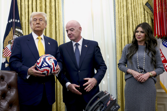 Canada Mexico tariff bomb? So it's going to be even more fun. Trump's box office rant about North Korea, China, and the U.S