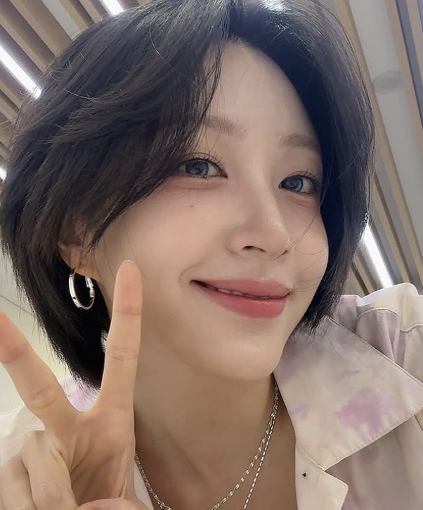 Hani, ♥ Silence after postponement of marriage with Yang Jae-woong. Eventually, EXID returns to thank its beloved members