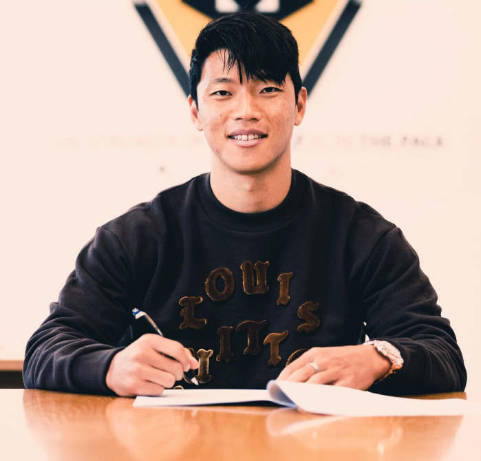 Hwang Heechan is the best! I got the last chance AC Milan Director's Love Call Expectations...Will Wolverhampton solve the crisis