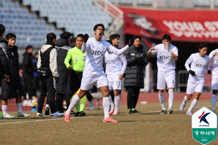 Wonjeong Busan beat Science Bucheon 20 for the first time in 3 games...Villero's K-League debut goal with a wonder goal