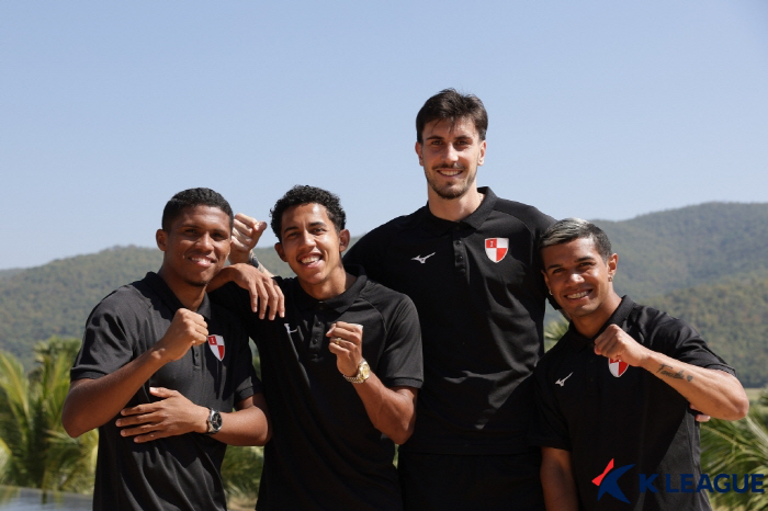 Wonjeong Busan beat Science Bucheon 20 for the first time in 3 games...Villero's K-League debut goal with a wonder goal
