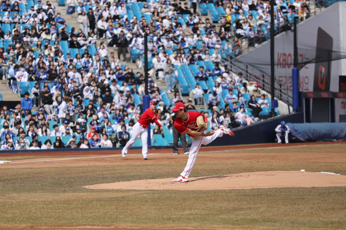 Park Ji-hwan's come-from-behind hit → Choi Ji-hoon, SSG, which defeated Samsung by self-destruction of guitar errors, won its first exhibition game 