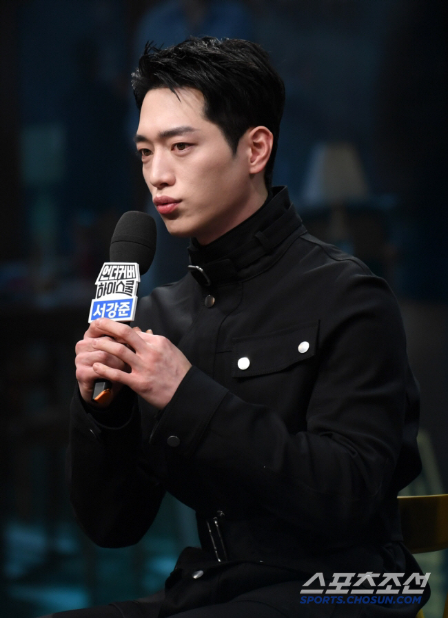 Seo Kang-jun Shines in Dual Role in Undercover High School