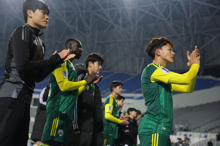 Will Jeonbuk and Foye find a solution to the first scoreless  complete defeat, rebound against Gangwon at home  Sydney match