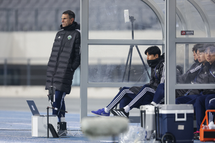 Will Jeonbuk and Foye find a solution to the first scoreless  complete defeat, rebound against Gangwon at home  Sydney match