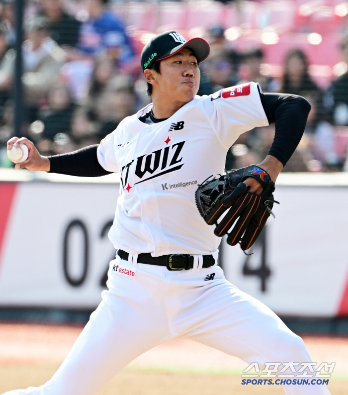 1R rookie who couldn't come out of Korea can't be seen in the first team, which was crazy about how good a pitcher was? 