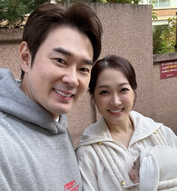 Announcer couple's bare face Kim Min-jung and her husband Cho Chung-hyun, who revealed their determination, are separated → even divorced