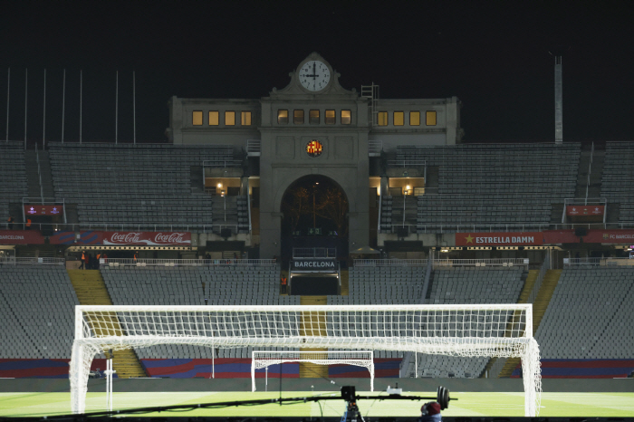 Barcelona's shock, doctor suddenly dies at team hotel → 20 minutes before kickoff, postponing the match against Osasuna