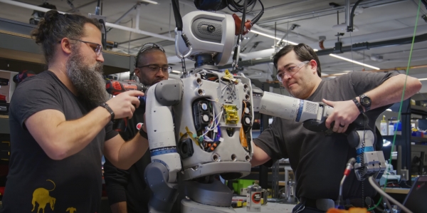 Boston Dynamics Robot Atlas Strengthens AI Learning Ahead of Car Assembling