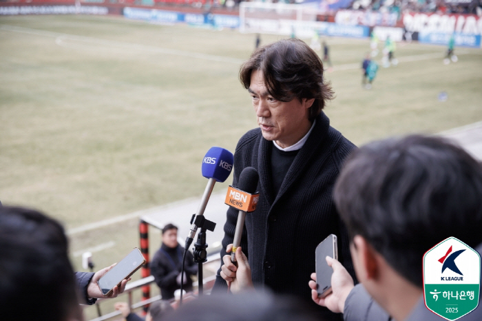 Coach Hong Myung-bo's two concerns about the announcement of the A-match list in March on the 10th, fullback lacking two lines of saturation