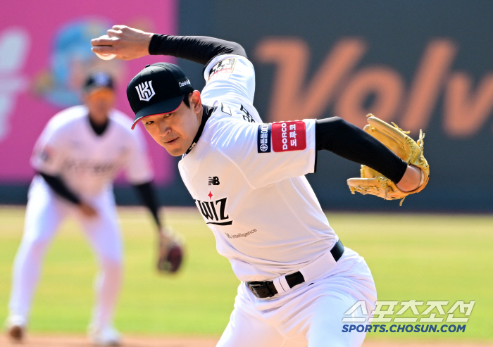 The director could have asked for this. This is Sungwoo's magic. 6 hits and 4 runs in 2 innings → 4 hits in 4 innings and 4 K no-knock. I know how Youngpyo feelsThera 