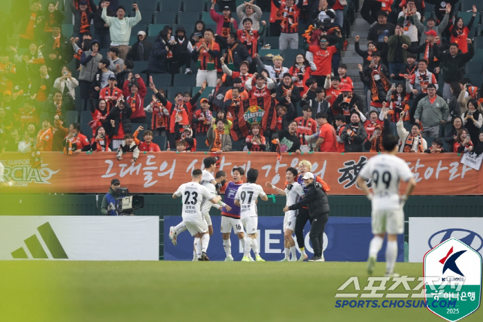 Kim Kyungmin, click, theater goal! Gangwon won 1-0 against Jeonbuk, ranking fifth in a row against Jeonbuk 