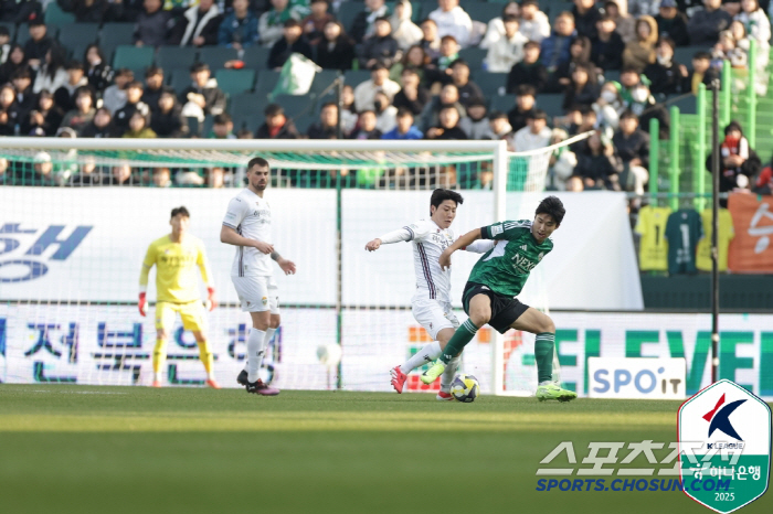 Kim Kyungmin, click, theater goal! Gangwon won 1-0 against Jeonbuk, ranking fifth in a row against Jeonbuk 