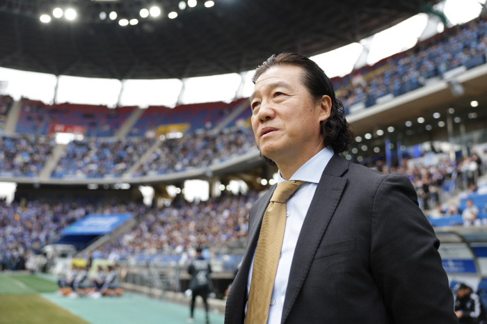  Director Kim Pan-gon is ready for Cho Hyun-woo. It's not a one-goal battle for coach Kim Hak-beom to score