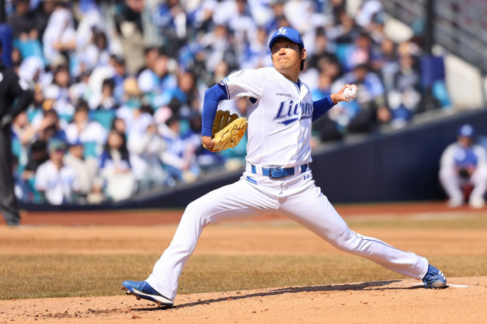 Park Byung-ho home run Samsung wins his first exhibition game in front of a packed audience 