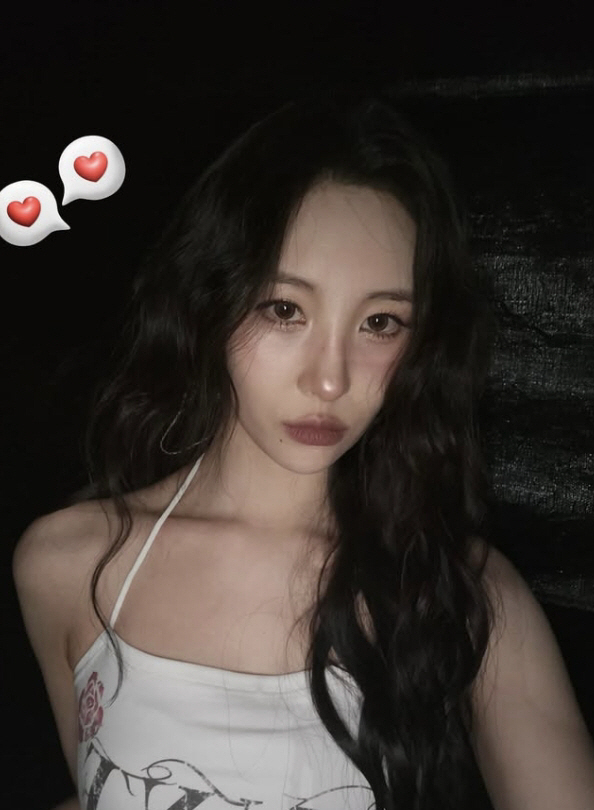 Sunmi Stuns Fans with Stylish Look