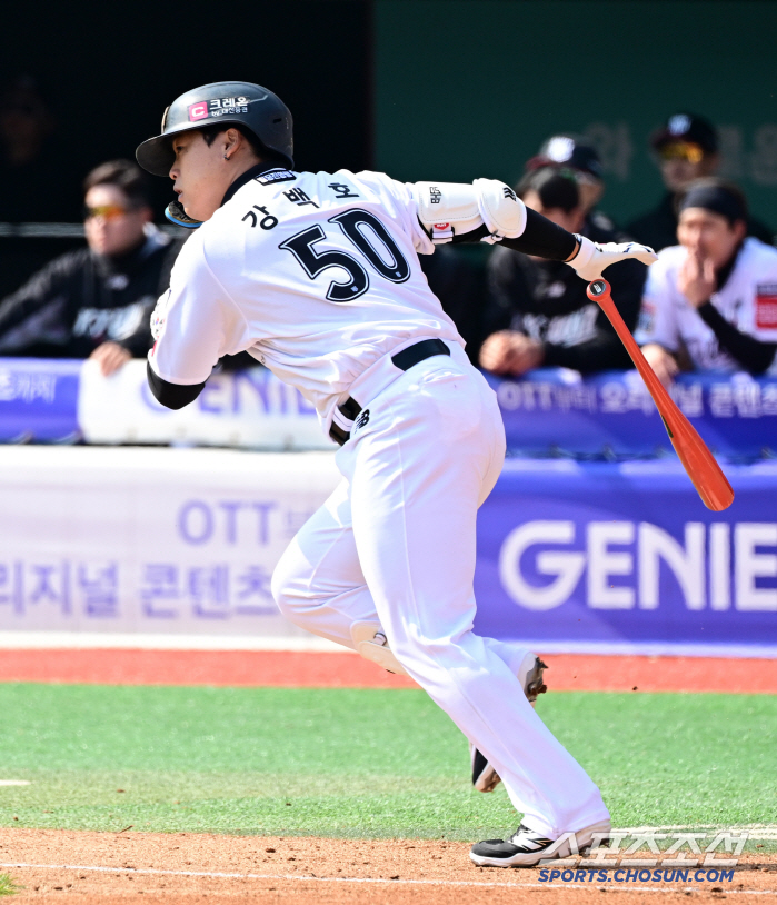 Unexpected No. 1 Kang Baek-ho 2nd baseman transformation Hwang Jae-kyun, why are you excluded from the starting line-up after one game? 