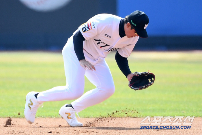 Unexpected No. 1 Kang Baek-ho 2nd baseman transformation Hwang Jae-kyun, why are you excluded from the starting line-up after one game? 