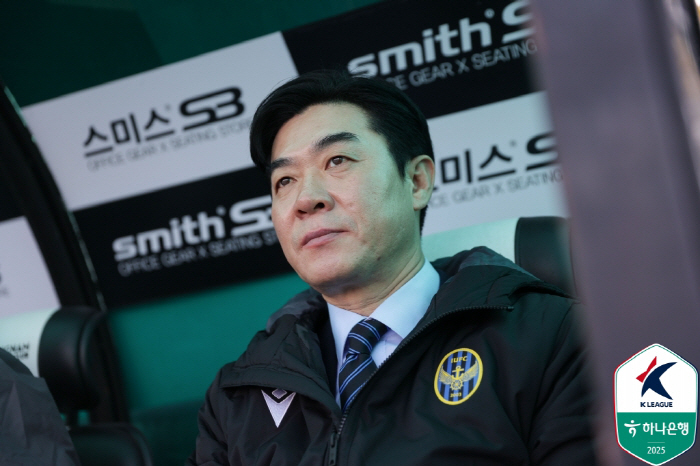 We have to get past thisCoach Yoon Jung-hwan's three-game winning streak was not a disappointing football, but a scene like judo and wrestling 