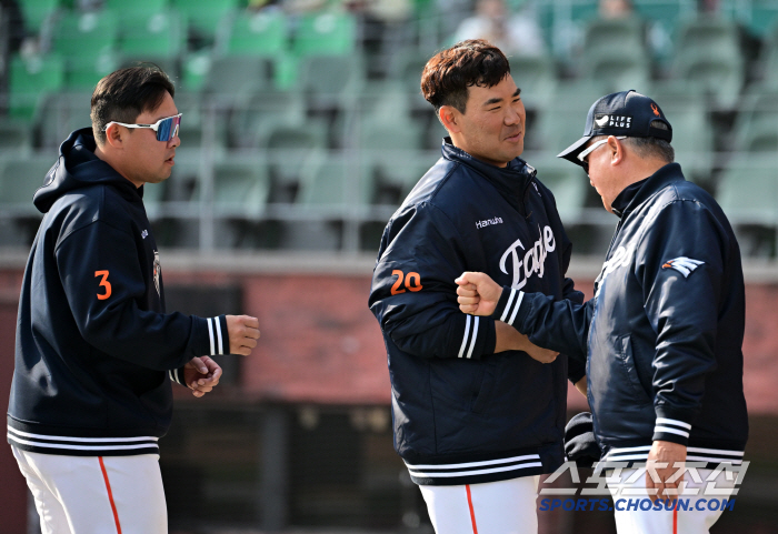 Ahn Chi-hong's heart-throbbing soldering properly, Hanwha Eagles swept away their surprised hearts 