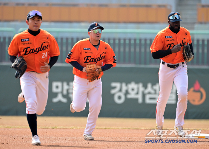 Ahn Chi-hong's heart-throbbing soldering properly, Hanwha Eagles swept away their surprised hearts 