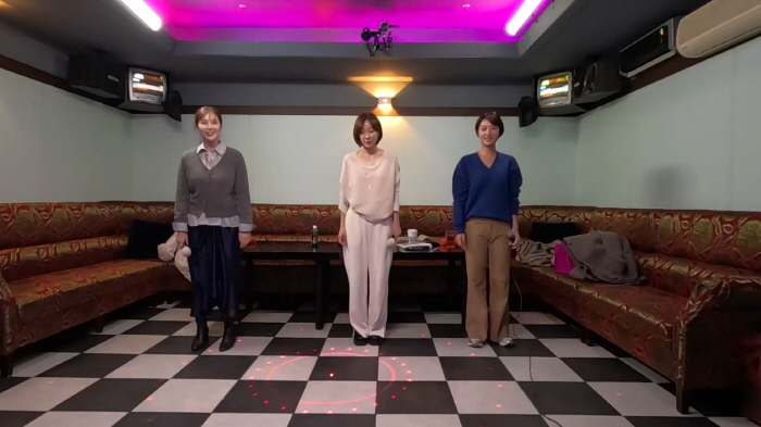 Bae Yong-joon ♥ Park Soo-jin and Suga are missing the entire group meeting..Hwang Jung-eum is living well in Hawaii (because she's a solo artist)