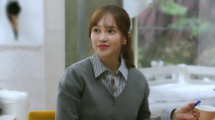 Bae Yong-joon ♥ Park Soo-jin and Suga are missing the entire group meeting..Hwang Jung-eum is living well in Hawaii (because she's a solo artist)