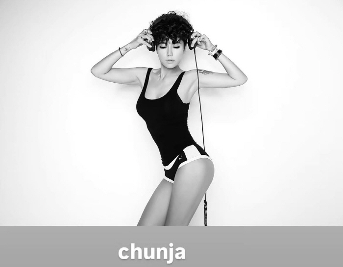 Chunja, how you've become so sexy..Showing off her glamorous figure in her underwear